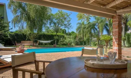 Casa para Venda - 418m², 5 dormitórios, sendo 1 suites, 6 vagas - Tristeza