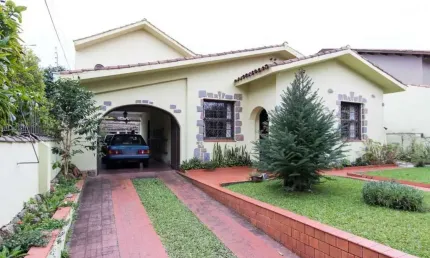 Casa para Venda - 228.93m², 4 dormitórios, sendo 3 suites, 3 vagas - Vila Assunç