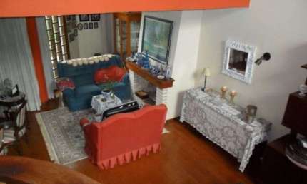 Casa para Venda - 290m², 3 dormitórios, sendo 1 suites, 3 vagas - Nonoai