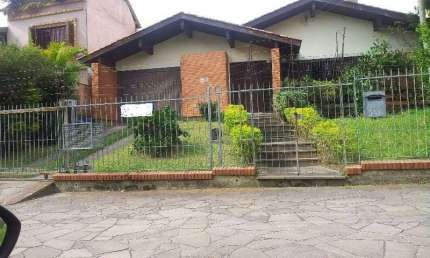 Casa para Venda - 400m², 3 dormitórios, sendo 1 suites, 2 vagas - Cristal