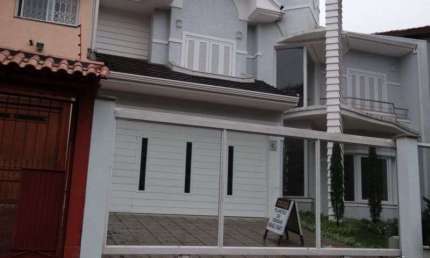 Casa para Venda - 305m², 3 dormitórios, sendo 3 suites, 4 vagas - Nonoai