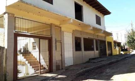 Casa para Venda - 480m², 3 dormitórios, 4 vagas - Camaquã