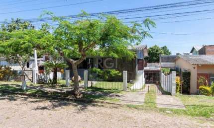 Casa para Venda - 110m², 2 dormitórios, sendo 1 suíte, 3 vagas - Espirito Santo