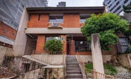 Casa Com 3 dormitórios Para Comprar ,  300 m² - Rio Branco - Porto Alegre/RS