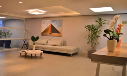 Lindo apartamento 2 dormitórios com 1 suíte, amplo garden e 2 vagas no Bairro Bo