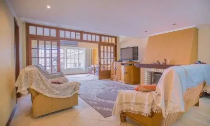 Casa para Venda - 309m², 3 dormitórios, sendo 1 suites, 3 vagas - Medianeira