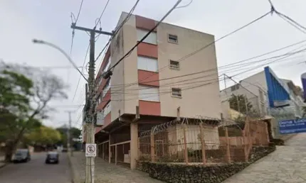 Apartamento no Petrópolis de 2 dormitórios e 2 vagas