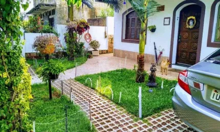 Casa para Venda - 240m², 3 dormitórios, 3 vagas - Teresópolis