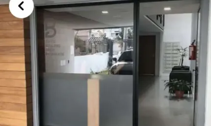 Sala Comercial a venda no bairro Menino Deus com 30 m² por:R$ 180.000,00