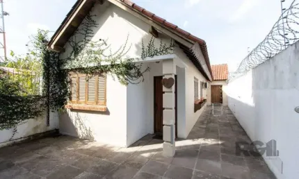 Casa com 2 quartos à venda na Rua Porto Calvo, 175, Ipanema, Porto Alegre