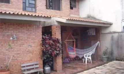 Casa para Venda - 238m², 4 dormitórios, sendo 1 suites, 2 vagas - Medianeira