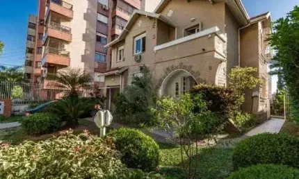 Casa 4 dormitórios à venda Petrópolis Porto Alegre/RS