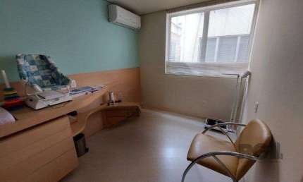Sala comercial à venda na Rua Felipe Camarão, 736, Rio Branco, Porto Alegre