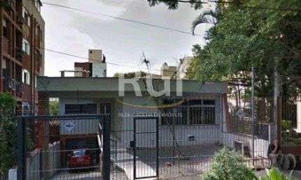 Casa para Venda - 250m², 3 dormitórios, 2 vagas - Petrópolis