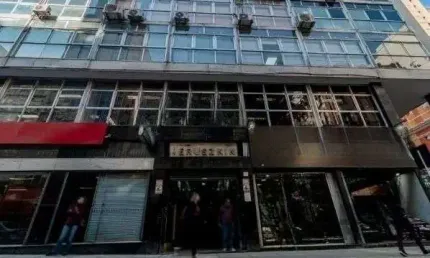 Libertas Imobiliária vende loja comercial terrea com 252 m² privativos no Centro