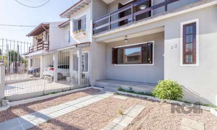 Casa 103m² - 3 dormitórios, 1 suíte, piscina, 2 vagas no bairro Hípica