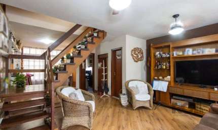 Casa em condomínio, 135m² privativos, 3 quartos, 2 vagas - Bairro Glória
