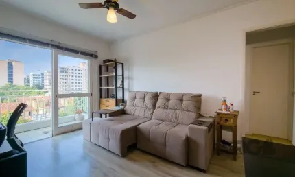 Apartamento 1 quarto, sacada, 1 vaga de garagem, elevador - Bairro Tristeza
