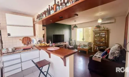 Apartamento com 2 dormitórios, 1 vaga coberta, no bairro Petrópolis, em  Porto A