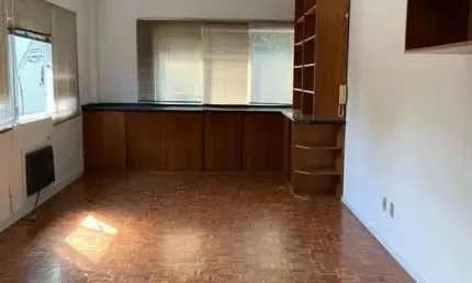 Ótima Sala para venda na Cidade Baixa. CÓD. RP389868