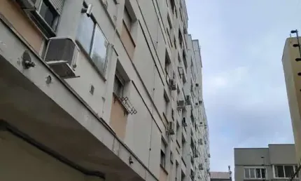 Ótimo apartamento,2 quartos, totalmente reformado, 2boxes escriturados