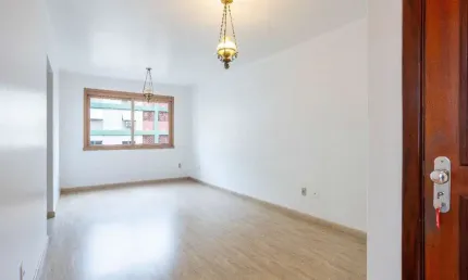 Apartamento de 72 metros privativos com 2 dormitórios no bairro petrópolis
