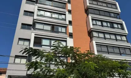 APARTAMENTO 2 DORMITÓRIOS C SUÍTE MOBILIADO BAIRRO MENINO DEUS PORTO ALEGRE