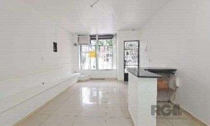 Loja Comercial na Rua Duque de Caxias - Centro Histórico, com 130,00m² privativo