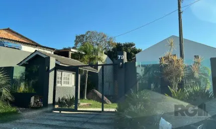 casa 3 dormitórios  1 suíte, 2 vagas, condomínio com piscina 240,22m² privativos
