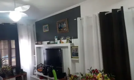 Casa em condomínio com 168,03m² com 3 dormitórios, 1 suíte, vagas de garagem, no