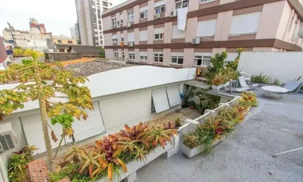 Casa para Venda - 222m², 3 dormitórios, sendo 3 suites, 2 vagas - Menino Deus