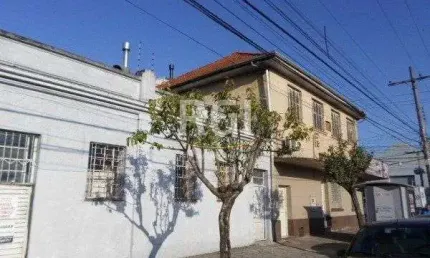 Prédio residencial e comercial, no bairro Navegantes em Porto Alegre