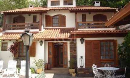 Casa para Venda - 144m², 3 dormitórios, sendo 2 suites, 4 vagas - São João