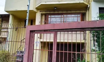 Casa com 220m², 3 dormitorios, suite, 4 vagas de garagem cobertas, bairro ipanem