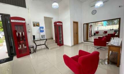 Prédio comercial 225m², com 5 lojas individuais, pé direito alto - ótima localiz