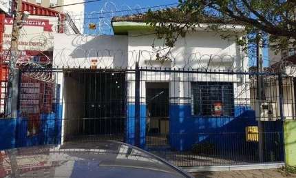 Casa para Venda - 181.5m², 2 dormitórios, 10 vagas - Partenon
