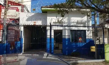 Casa para venda - 181.5m², 2 dormitórios, 10 vagas - partenon