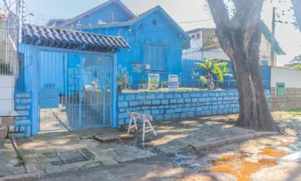 Casa para Venda - 165m², 3 dormitórios, 4 vagas - Santa Tereza