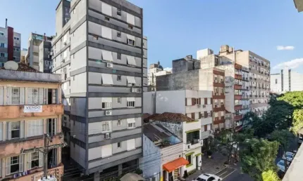 Apartamento de 2 dormitórios no bairro Centro Histórico
