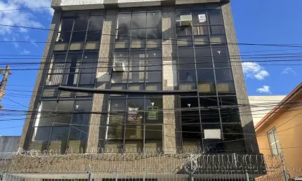 Casa comercial à venda na Rua Almirante Barroso, 587, Floresta, Porto Alegre