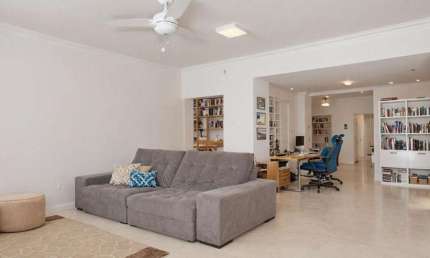 Vende-se amplo apartamento térreo com 3 quartos e 140m² - Rio Branco