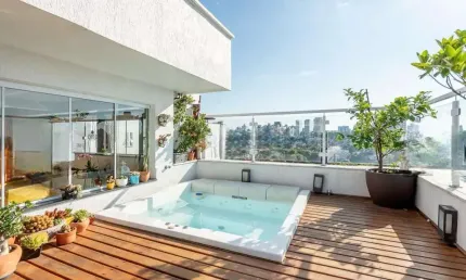 Cobertura com 157m2, 3 dormitórios no bairro Boa Vista.