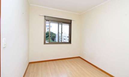 Apartamento de três dormitórios, suíte e uma vaga de garagem no bairro Santana