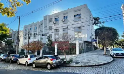 Apto de 03 dorm, 02 banheiros e dep empregada no coração do Bairro Higienópolis