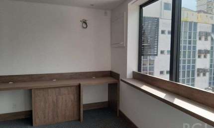 Conjunto/Sala para Venda - 30m², 0 dormitórios, Moinhos de Vento