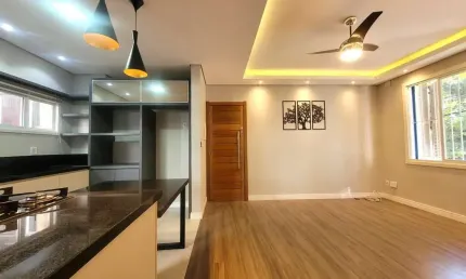 Lindo apartamento 2 dormitórios todo Reformado no Bairro Moinhos.