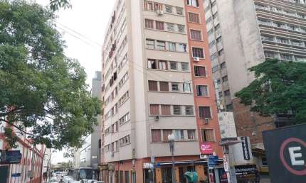 JK recém reformado, 2 piso, elevador, andradas esquina com Bento Martins, centro