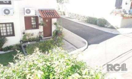 Casa com 2 quartos à venda na Avenida Monte Cristo, 100, Vila Nova, Porto Alegre
