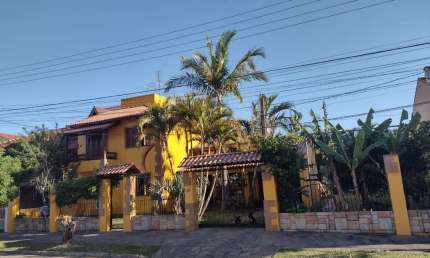 Casa para Venda - 693.6m², 5 dormitórios, sendo 3 suites, 4 vagas - Hípica