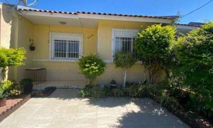 Casa com 3 quartos à venda na Rua Ruth Totta, 505, Hípica, Porto Alegre